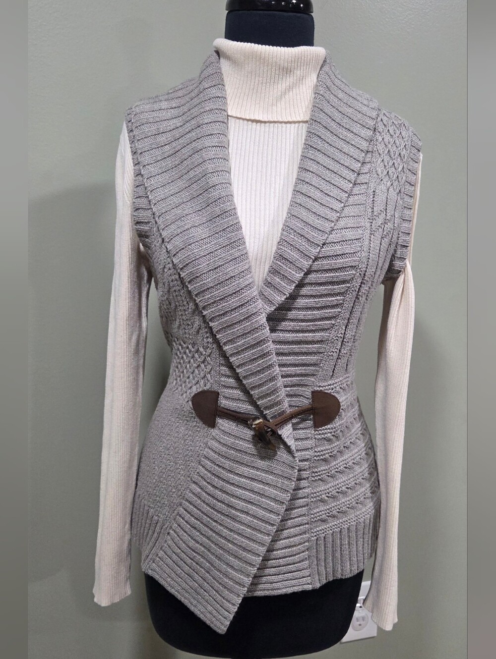 Chaps Gray Shawl-Collar Knit Vest with Brown Toggle